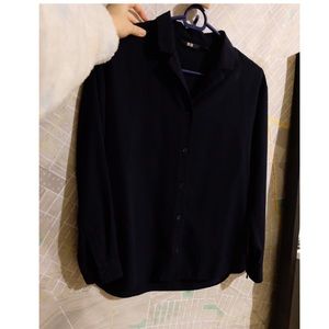 Uniqlo Navy Long-sleeve V Neck Shirt Size M
